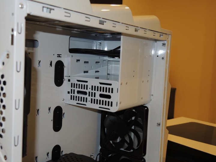台灣好物推一下-- 高烤game pc大機箱(高級烤漆)HBT---Turbine700, 不專業開箱文.