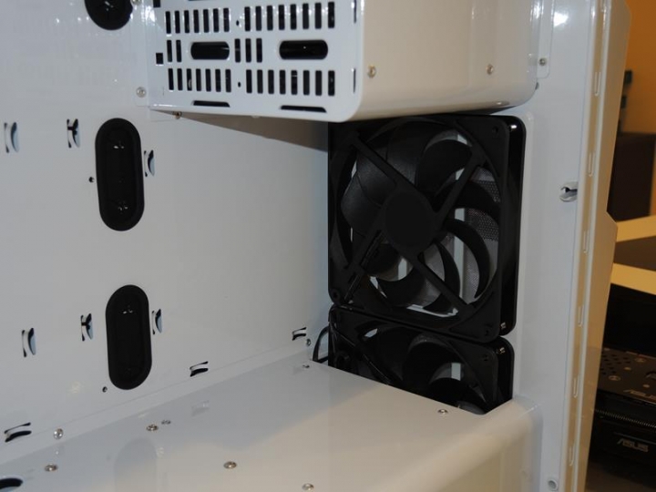 台灣好物推一下-- 高烤game pc大機箱(高級烤漆)HBT---Turbine700, 不專業開箱文.