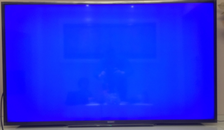 SONY 60吋 60W600B液晶電視四角落偏暗？