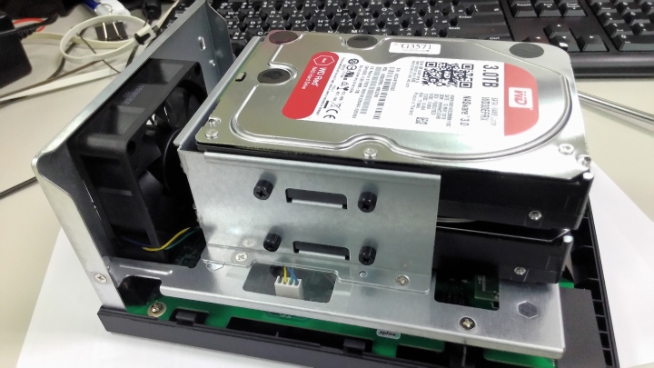 華芸 ASUSTOR AS3102T 2Bay NAS簡單開箱