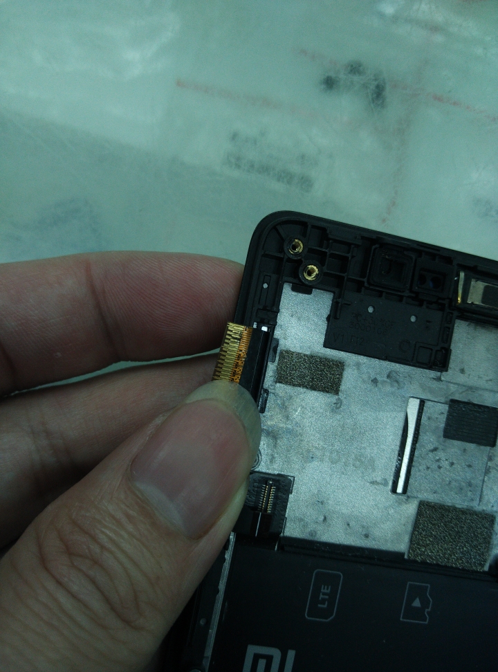 拆開檢查往生的紅米NOTE 4G