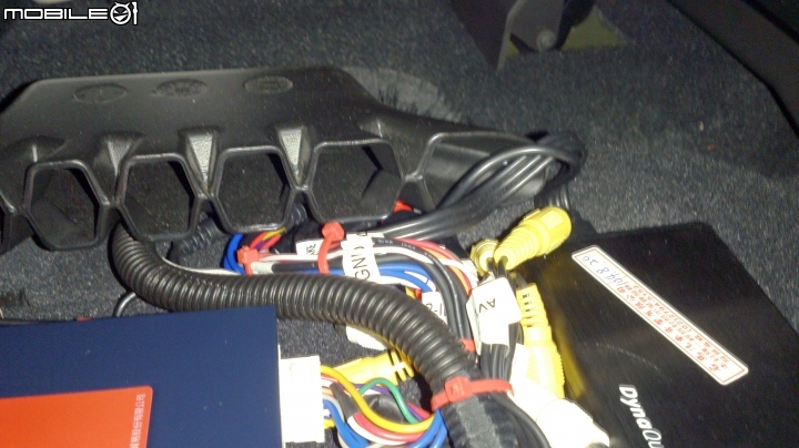 [詳細開箱-11/03補充] Kuga 安裝 ORO W408B 整合型內胎壓偵測器，搭New Kuga Plus1