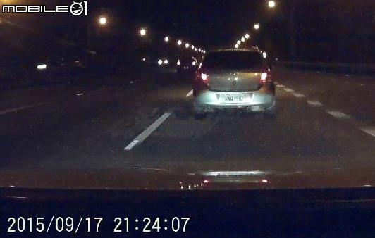 這輛率性的yaris租賃車好會跑...我當天開BMW7差點追拍不及