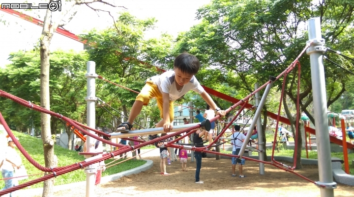 台中鰲峰山公園.競合體驗遊戲場分享遊
