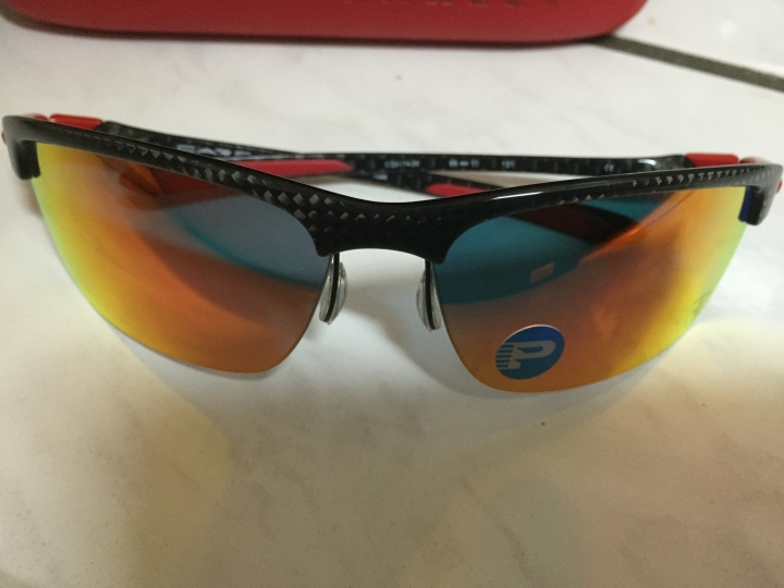 ［開箱］oakley法拉利限定版
