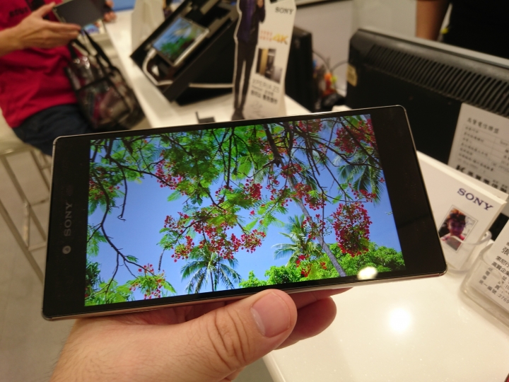[簡易體驗心得]Z5 Premium 來囉！(高雄鳳山)(修正電力相關描述=////=)