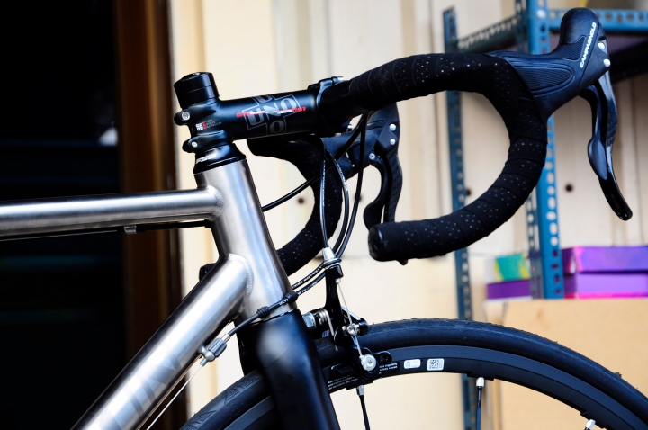 [分享] 第一台夢想車- Dodsun鈦車架+campagnolo chorus+shamal Mille