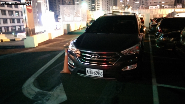 把通道當停車格