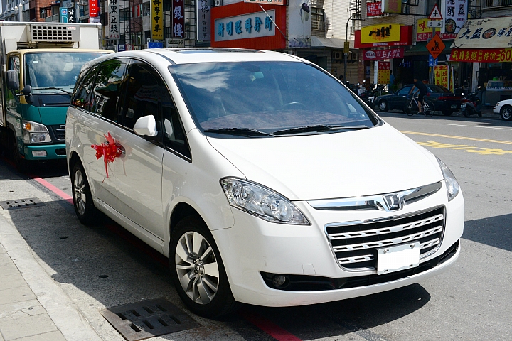新娘車：Luxgen M7 vs 賓士S350，一樣是要幸福哦！