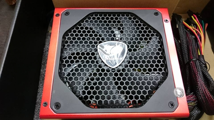 [開箱] 偉訓 COUGAR CMX 1000W 半模組 電源供應器