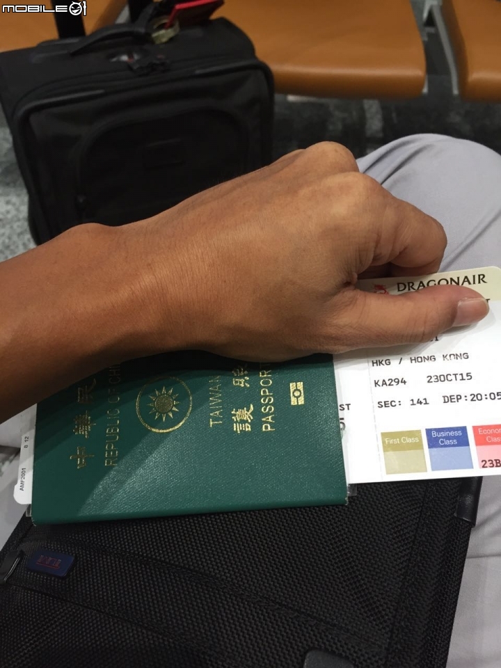兩傻再度出擊, 不去日本改香港~~