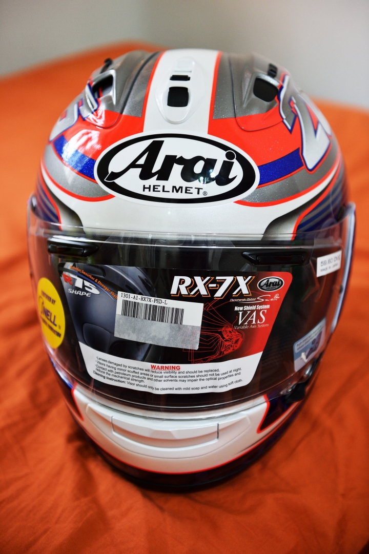 入手重機前奏曲 ARAI RX7X  Pedrosa 開箱 另外詢問藍芽耳機