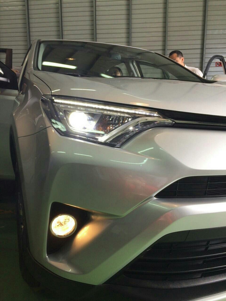 業務傳來 TOYOTA RAV4