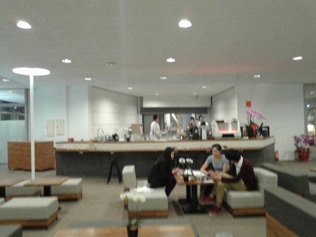 高雄市總圖內的Lab咖啡館