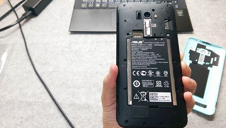 華碩自拍手機Zenfone Selfie開箱分享