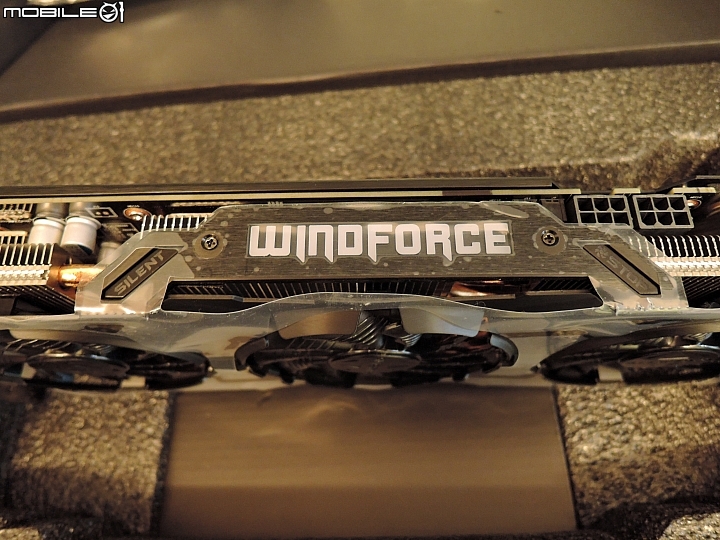 {不專業開箱} GTX960-4GB 技嘉「GV-N960G1 GAMING-4GD] [