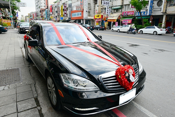 新娘車：Luxgen M7 vs 賓士S350，一樣是要幸福哦！