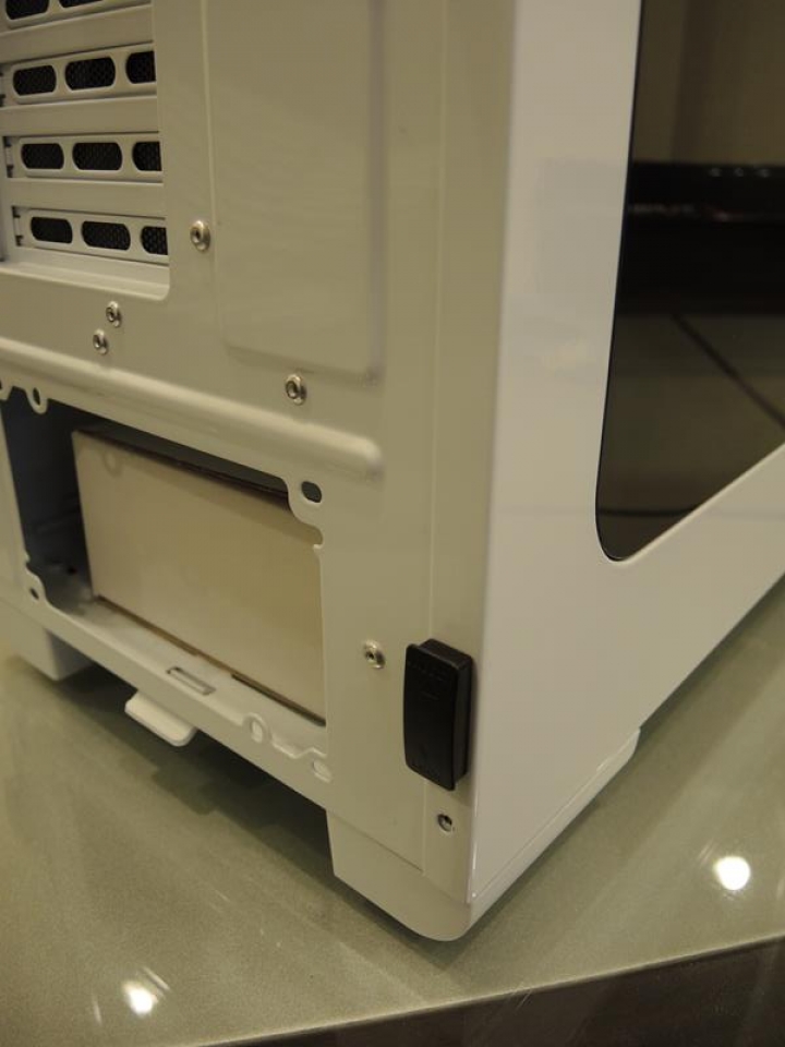 台灣好物推一下-- 高烤game pc大機箱(高級烤漆)HBT---Turbine700, 不專業開箱文.