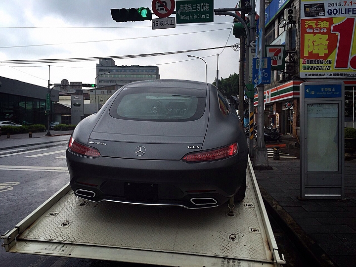 AMG GTs 低調的顏色好美