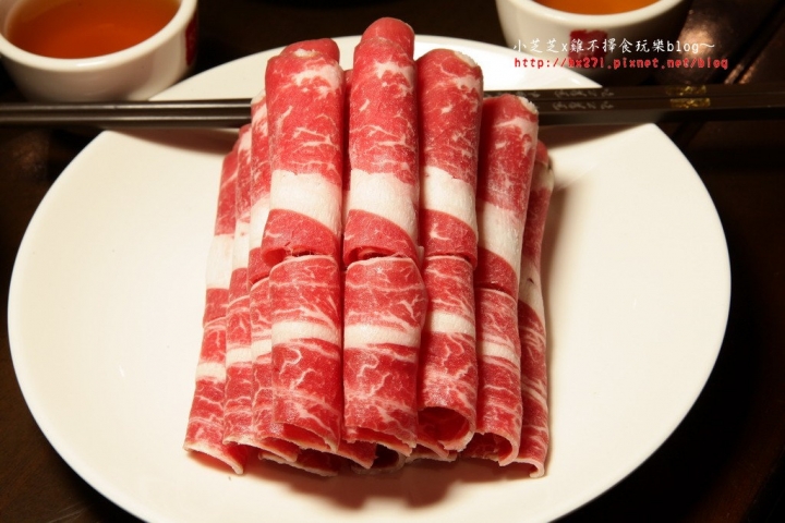 【台北美食】鼎王麻辣鍋-光復店 單點精緻麻辣鍋 酸菜白肉鍋 帝王蟹拼盤新登場