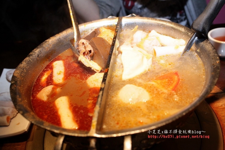 【台北美食】鼎王麻辣鍋-光復店 單點精緻麻辣鍋 酸菜白肉鍋 帝王蟹拼盤新登場