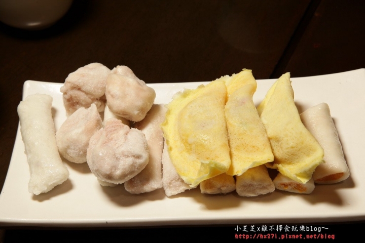 【台北美食】鼎王麻辣鍋-光復店 單點精緻麻辣鍋 酸菜白肉鍋 帝王蟹拼盤新登場