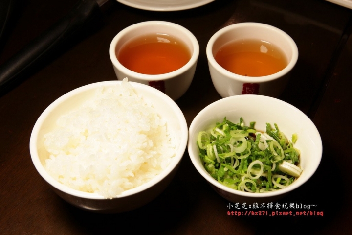 【台北美食】鼎王麻辣鍋-光復店 單點精緻麻辣鍋 酸菜白肉鍋 帝王蟹拼盤新登場