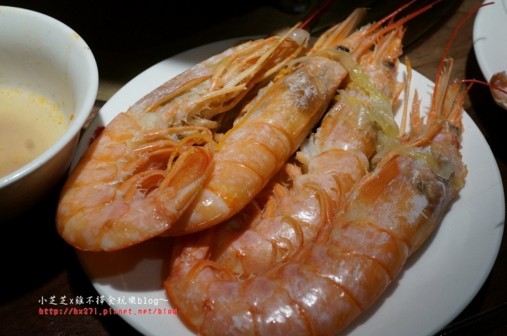 【台北美食】鼎王麻辣鍋-光復店 單點精緻麻辣鍋 酸菜白肉鍋 帝王蟹拼盤新登場