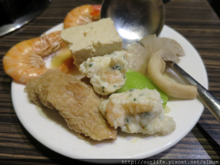 台中南屯．飽又撐的海陸空木狩鍋@良沐鍋物(+wifi)
