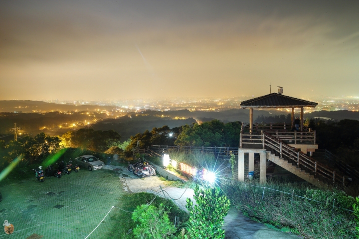[桃園]桃園看夜景景點懶人包,再附帶幾間景觀餐廳--大古山、乳姑山、虎頭山  by蛋拔