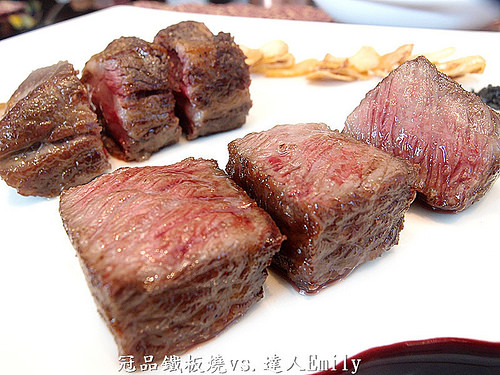 【台中美食】:台中長榮冠品鐵板燒,海陸大餐,龍蝦+生蠔+老饕牛排,味覺的極致饗宴!