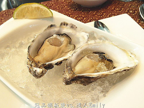 【台中美食】:台中長榮冠品鐵板燒,海陸大餐,龍蝦+生蠔+老饕牛排,味覺的極致饗宴!