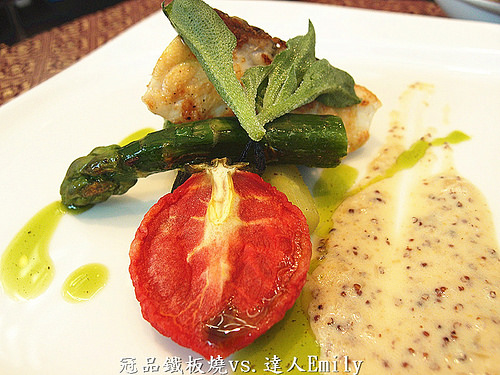 【台中美食】:台中長榮冠品鐵板燒,海陸大餐,龍蝦+生蠔+老饕牛排,味覺的極致饗宴!