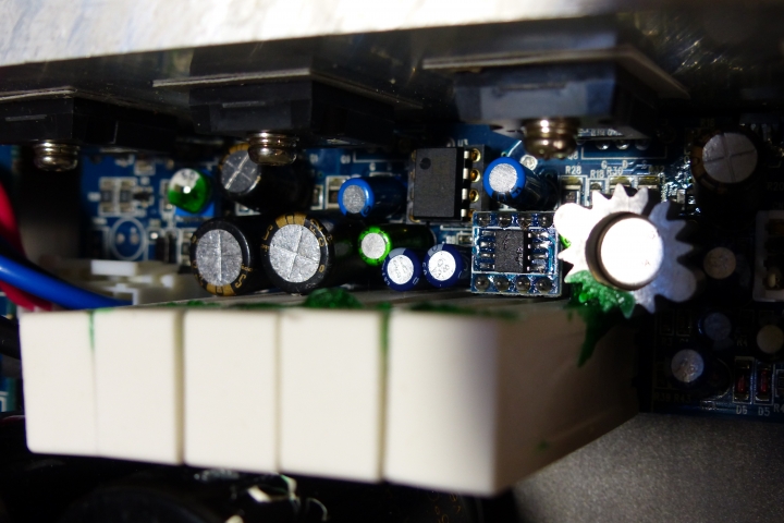 OPA627AU 與 AMP9980SQ/883 [雙聲道OP]