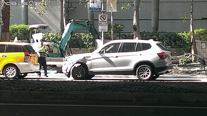 20151129車禍-BMW撞輸TOYOTA