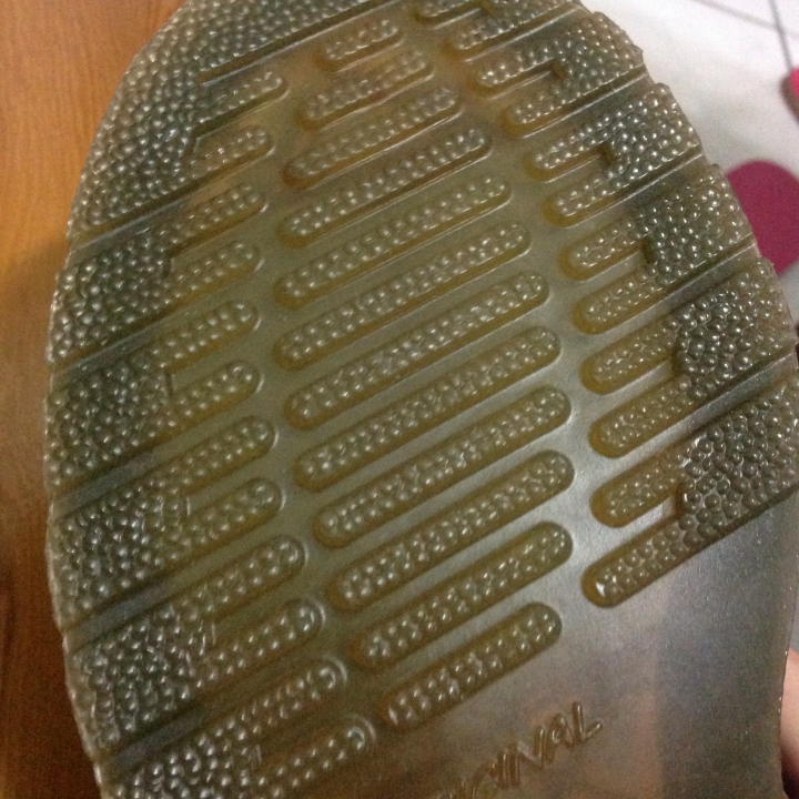 Dr.martens這雙3孔是正版的嗎？