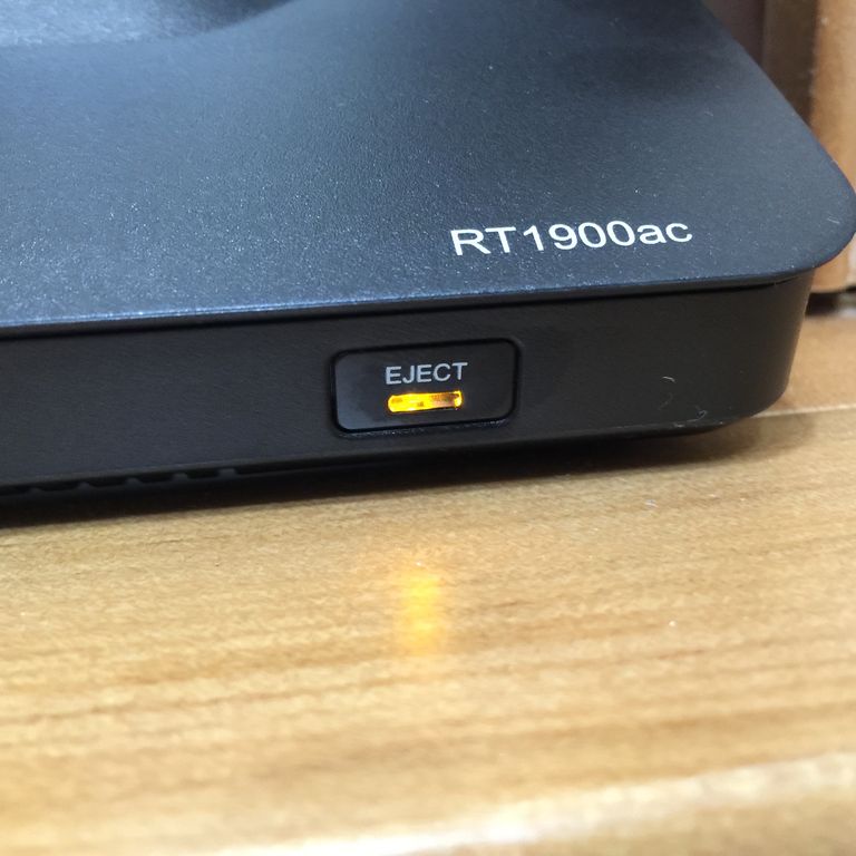 群暉科技第一款無線路由器 RT1900ac 開箱