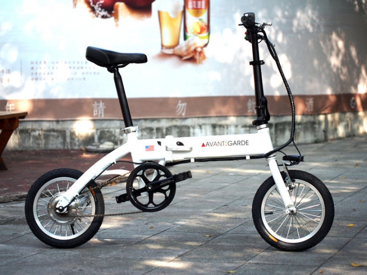 少見的電動折疊車