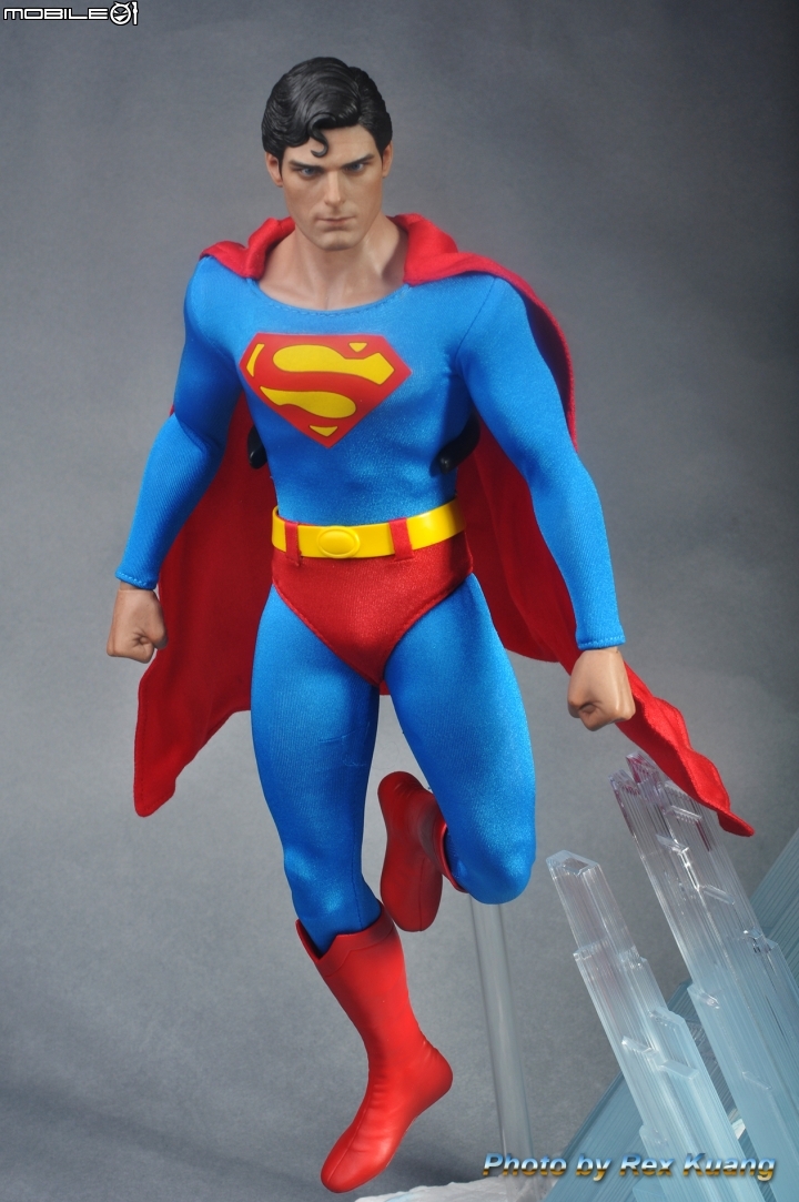 我最喜歡的超級英雄角色: SUPERMAN