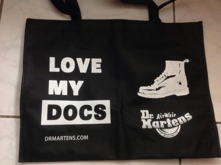 Dr.martens這雙3孔是正版的嗎？