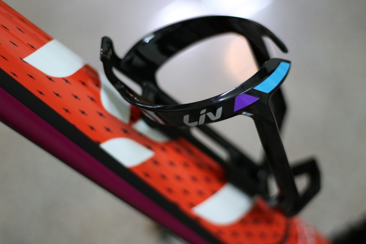 老婆的 Avail ADV 2-E 就位了 !