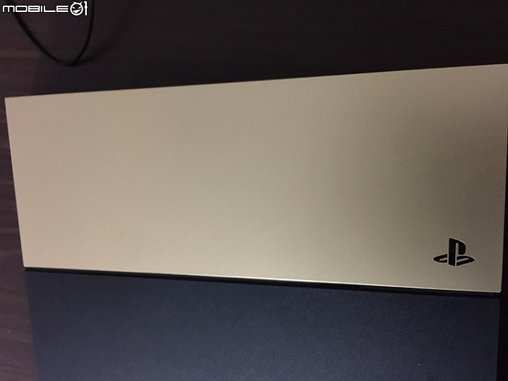 金光閃閃的PS4 金色硬碟蓋開箱~ (其他顏色也來秀一下吧)