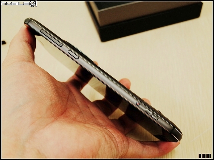 ZenFone Zoom 簡易開箱 - 三倍近登場