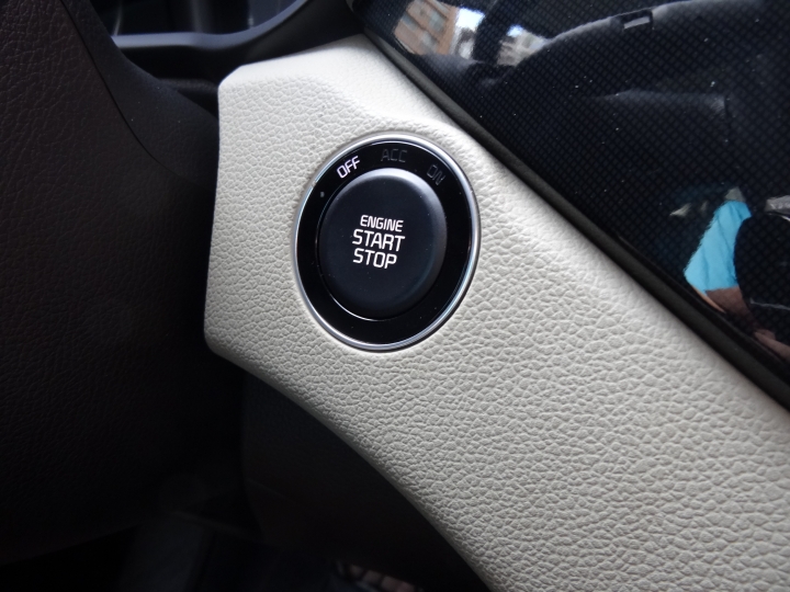 跨界殺手KIA Carens CRDi 試乘體驗