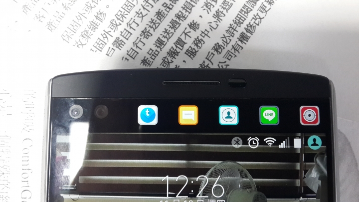 LG V10 第二螢幕顯示背光問題 有買的請問一下是不是大家都一樣？