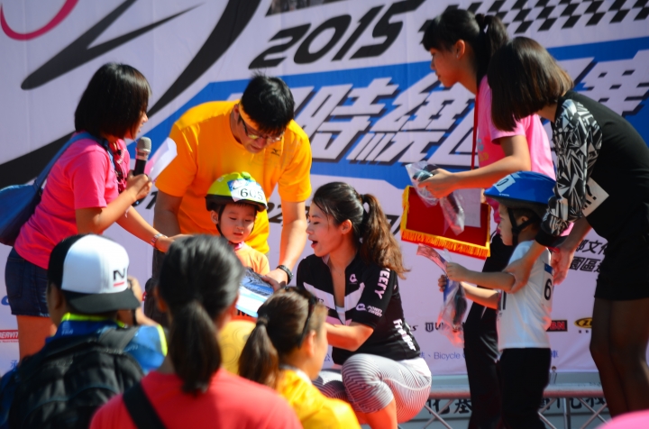 2015-11-22   2015限時繞圈賽(圖多)