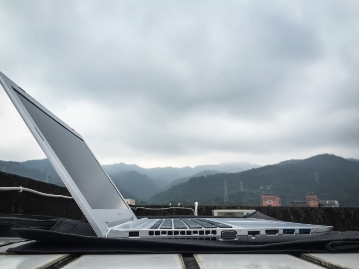 <分享> Lenovo IdeaPad 500筆電開箱