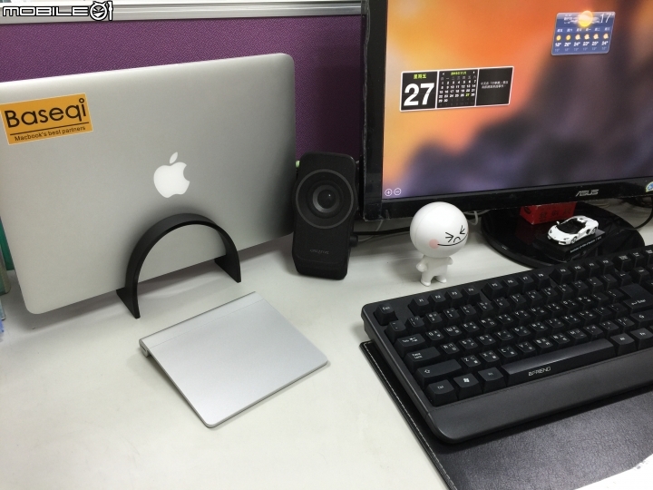 [分享]Macbook直立架LTC ARK Standing Dock For Macbook  MBPR一秒變iMac