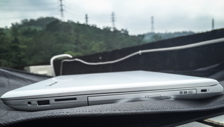 <分享> Lenovo IdeaPad 500筆電開箱