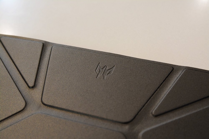 開箱‧acer predator 8及腰包